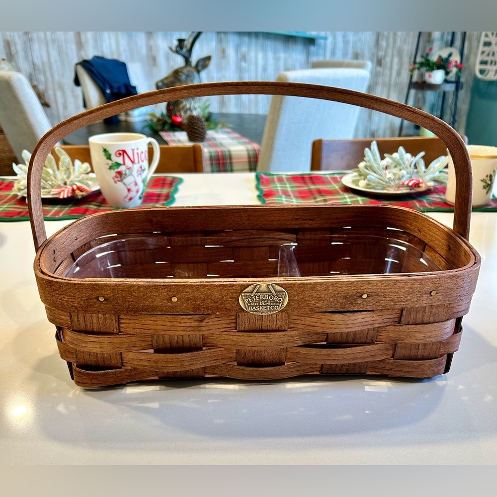 Peterboro Basket Co. 2012 Divided 13×8 Buffet Server with plastic insert liner